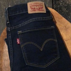 Levi’s 711 Skinny